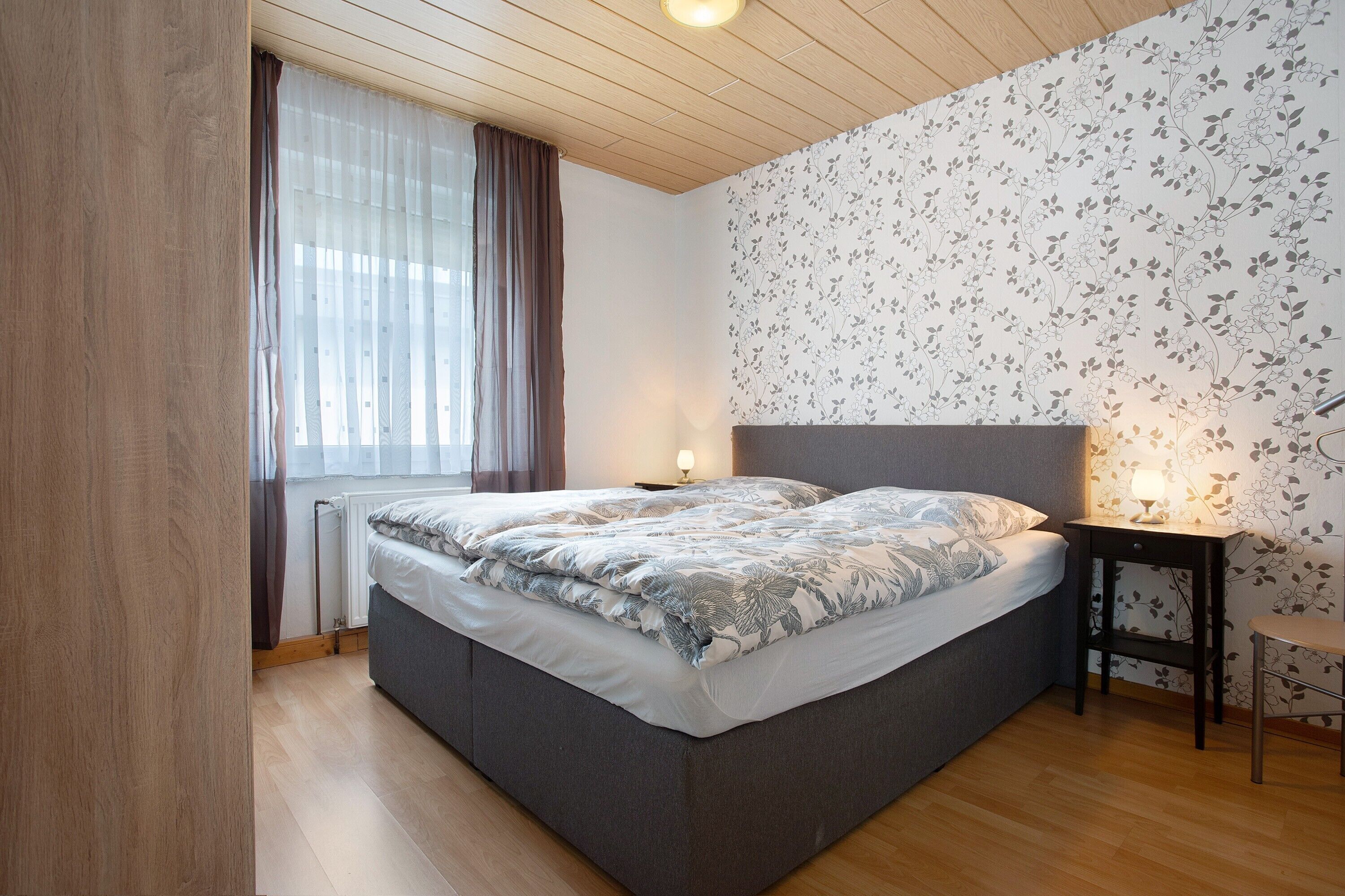 2 chambres, fer et planche à repasser, Wi-Fi gratuit, draps fournis