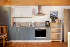 Kühlschrank, Ofen, Herdplatte, Geschirrspüler