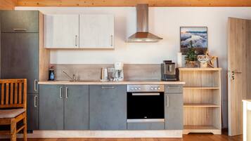 KĂŒhlschrank, Ofen, Herdplatte, GeschirrspĂŒler