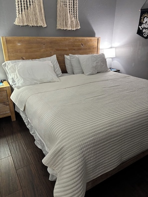 1 chambre, fer et planche à repasser, Wi-Fi, literie fournie