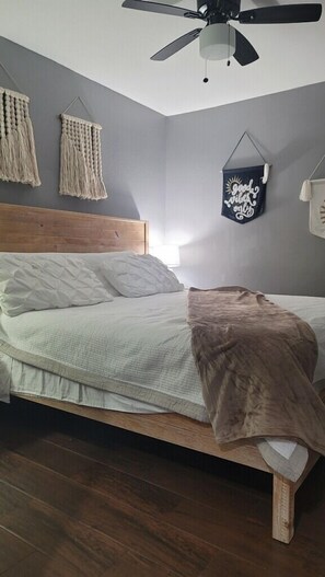 1 chambre, fer et planche à repasser, Wi-Fi, draps fournis