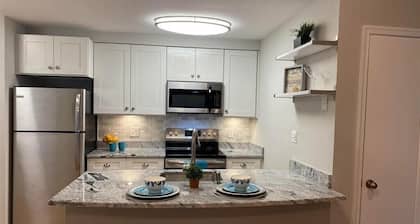 Quiet Private Apartment to Relax. Near Ft Belvoir, George Washington's Mt Vernon