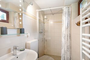 Doccia, asciugacapelli, asciugamani