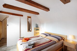 1 quarto, Wi-Fi de cortesia, roupa de cama