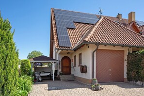 Exterior - Apartment 'Ferienwohnung Trogus' with Private Terrace and Wi-Fi (Vogtsburg)