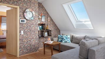 Fernseher, DVD-Player, Stereoanlage