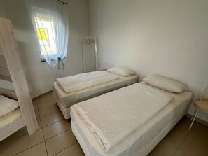 1 bedroom, free WiFi, bed sheets