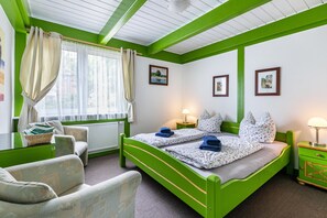 1 slaapkamer, een strijkplank/strijkijzer, gratis wifi, beddengoed