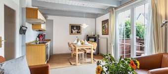 Apartment 'Atlanta 104' with Shared Terrace, Private Garden and Wi-Fi
