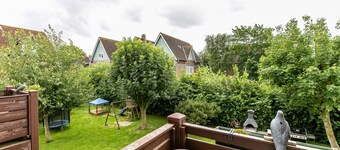 Apartment 'Atlanta 104' with Shared Terrace, Private Garden and Wi-Fi