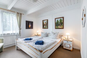 1 bedroom, iron/ironing board, free WiFi, bed sheets - Apartment 'Atlanta 209' with Shared Terrace, Private Garden and Wi-Fi (Pellworm)