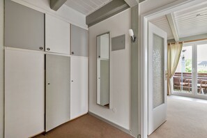 Interior - Apartment 'Atlanta 210' with Shared Terrace, Private Garden and Wi-Fi (Pellworm)