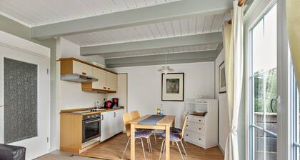 Ferienwohnung 'Atlanta 210' mit gemeinsamer Terrasse, privatem Garten und WLAN