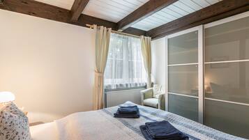 1 soverom, strykejern/-brett, wi-fi (inkludert) og sengetøy