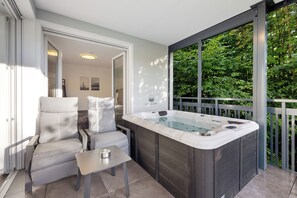 Bain à remous intérieur