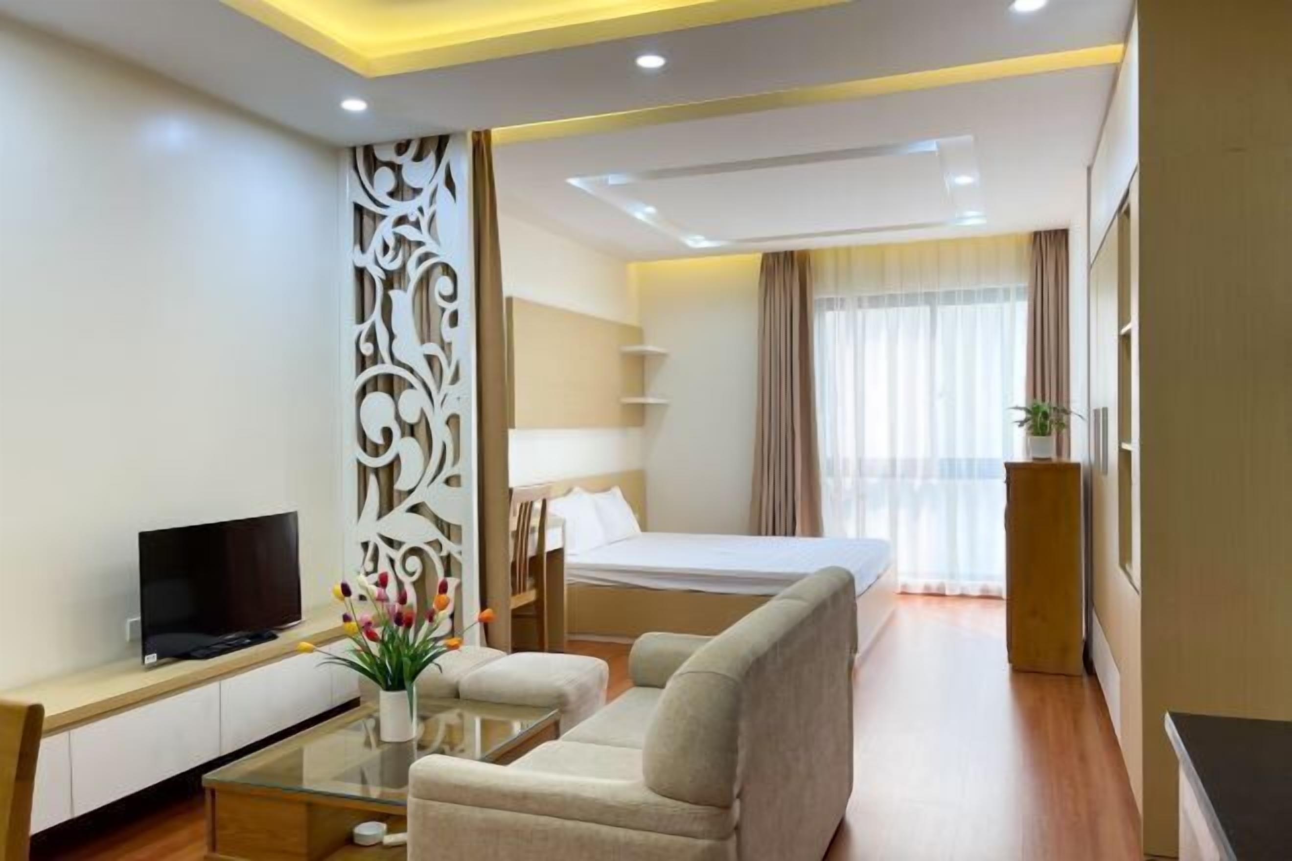 Desk, laptop workspace, soundproofing, free WiFi