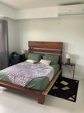 2 quartos, ferros/tábuas de passar roupa, Wi-Fi, roupa de cama