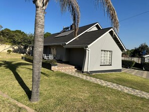 Exterior - Casamaya Avondale, Harare. Newly renovated. (Harare)