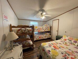 3 bedrooms, iron/ironing board, WiFi
