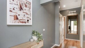 Interior - D141 Your Joyful Vacation (Braybrook)