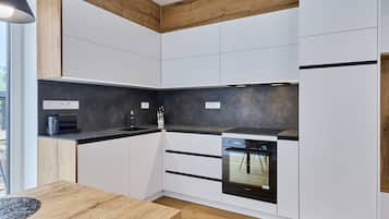 Fridge, microwave, oven, dishwasher