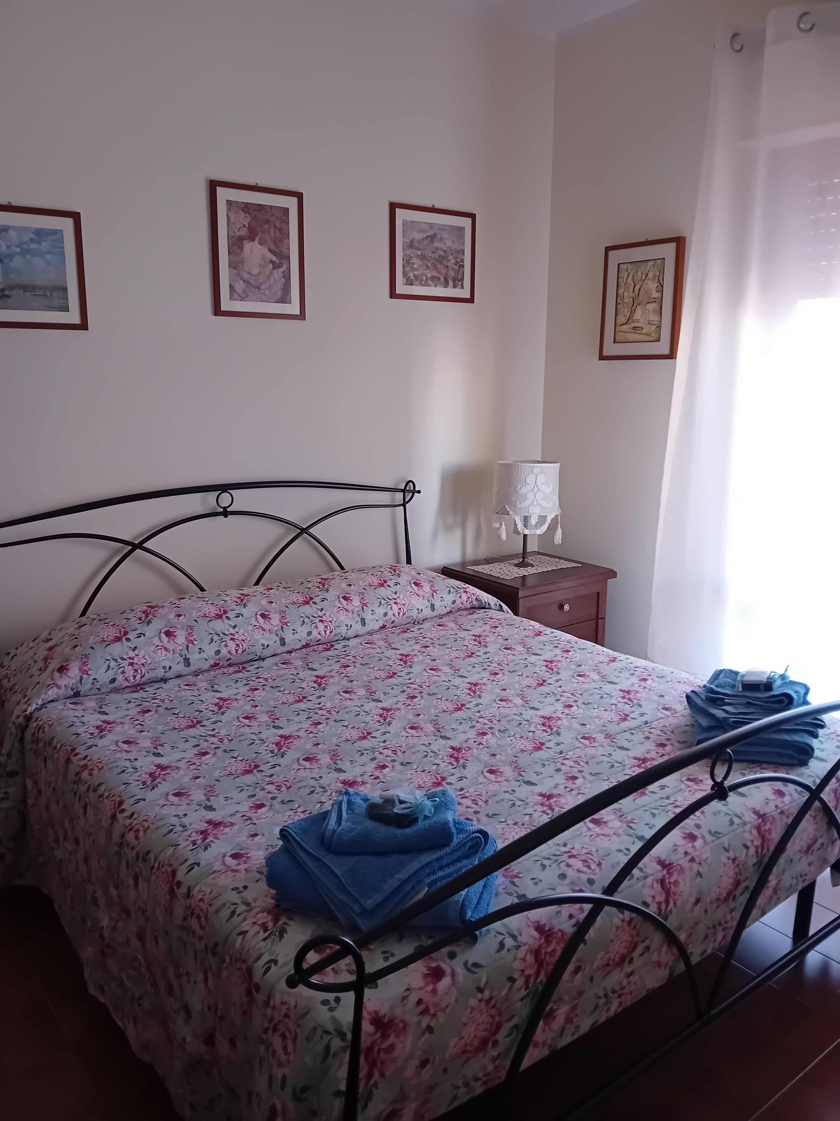 Iron/ironing board, free WiFi