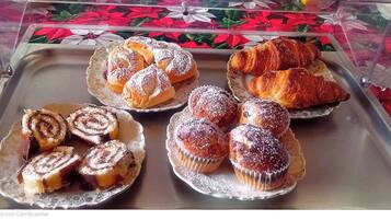 Tägliches inbegriffenes einheimisches Frühstück