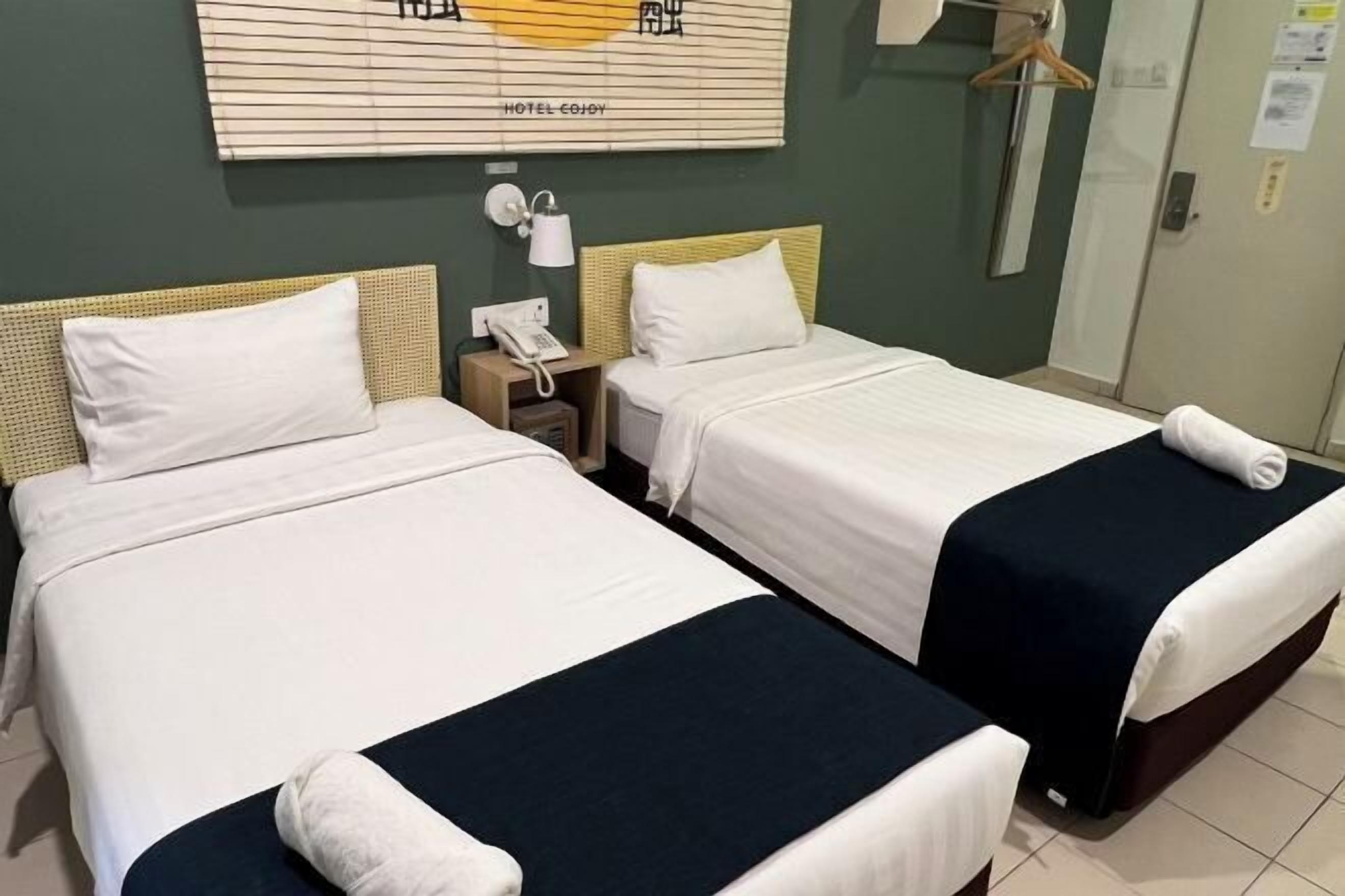 Desk, laptop workspace, iron/ironing board, free WiFi