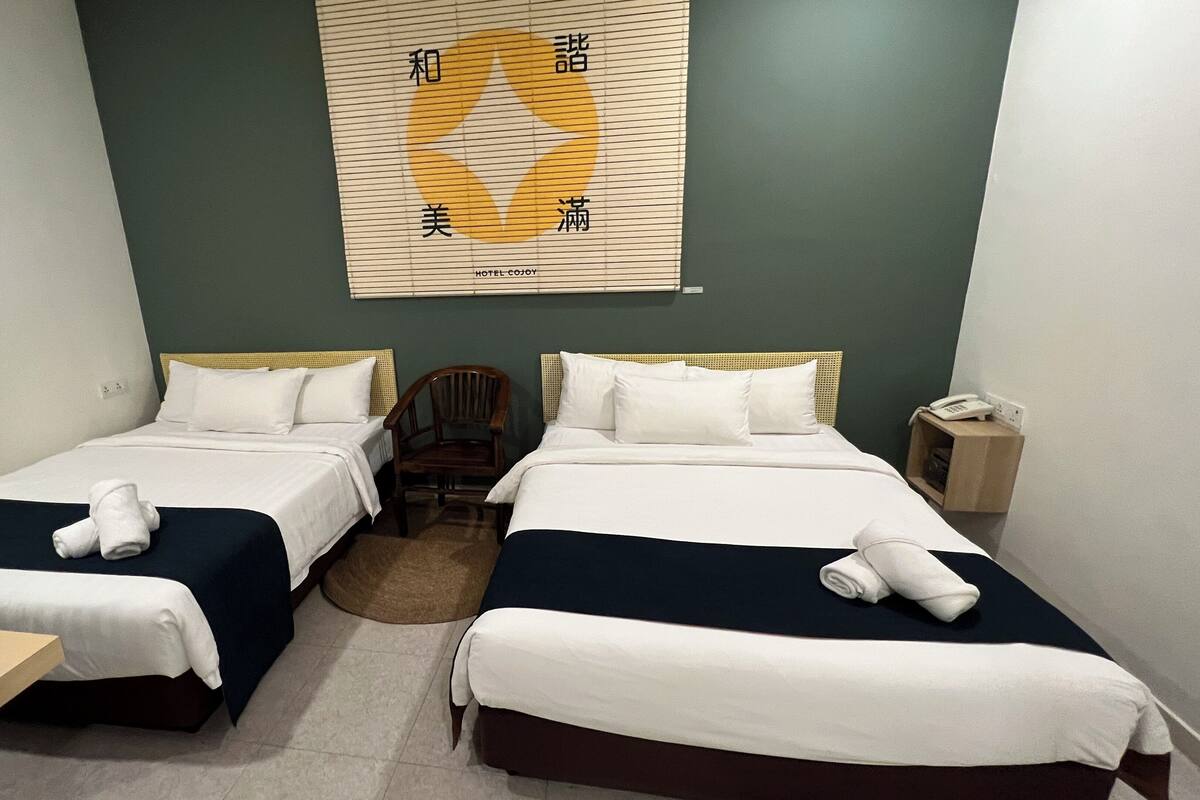 Standard Triple Room | Desk, laptop workspace, iron/ironing board (on request), free WiFi