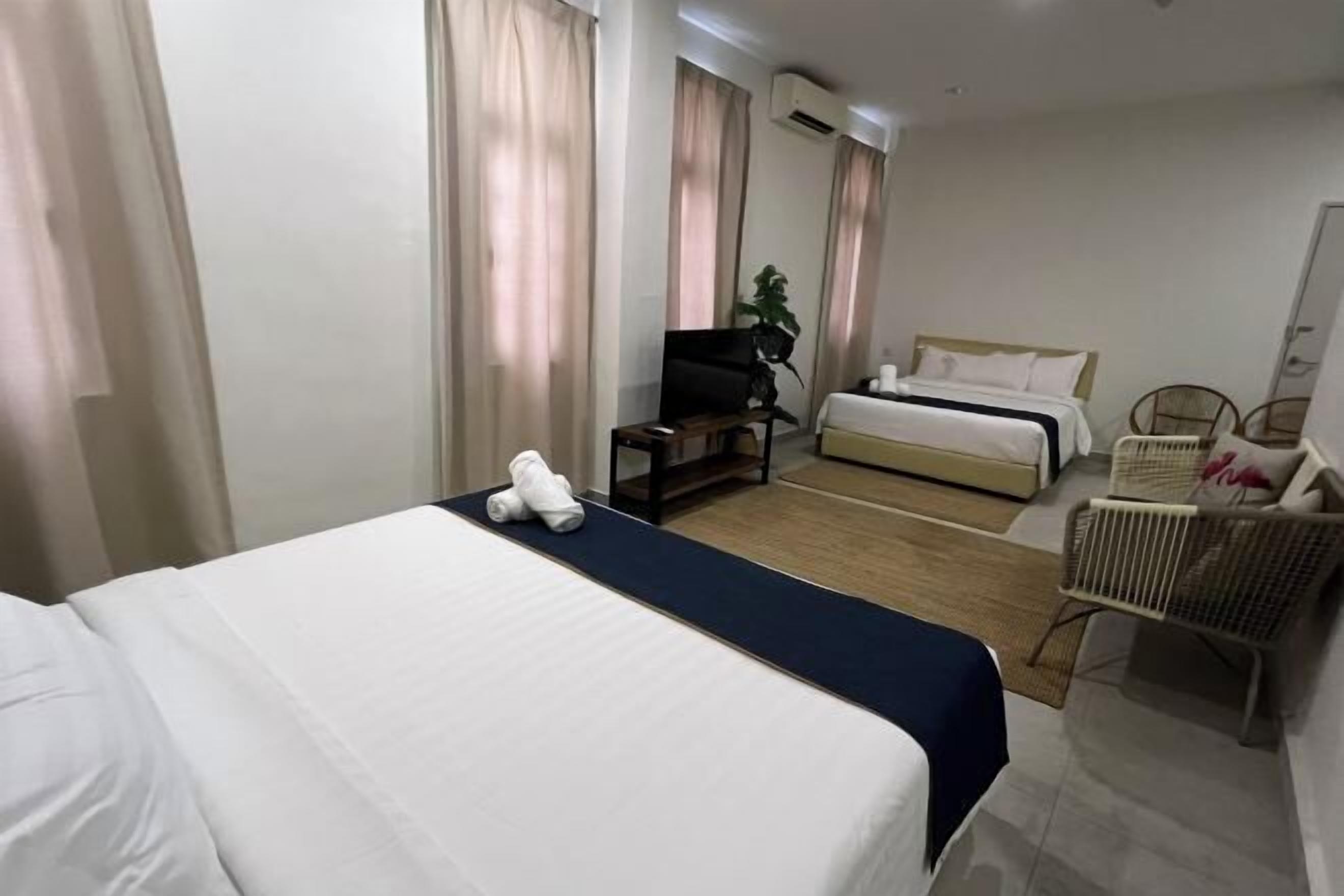 Desk, laptop workspace, iron/ironing board, free WiFi