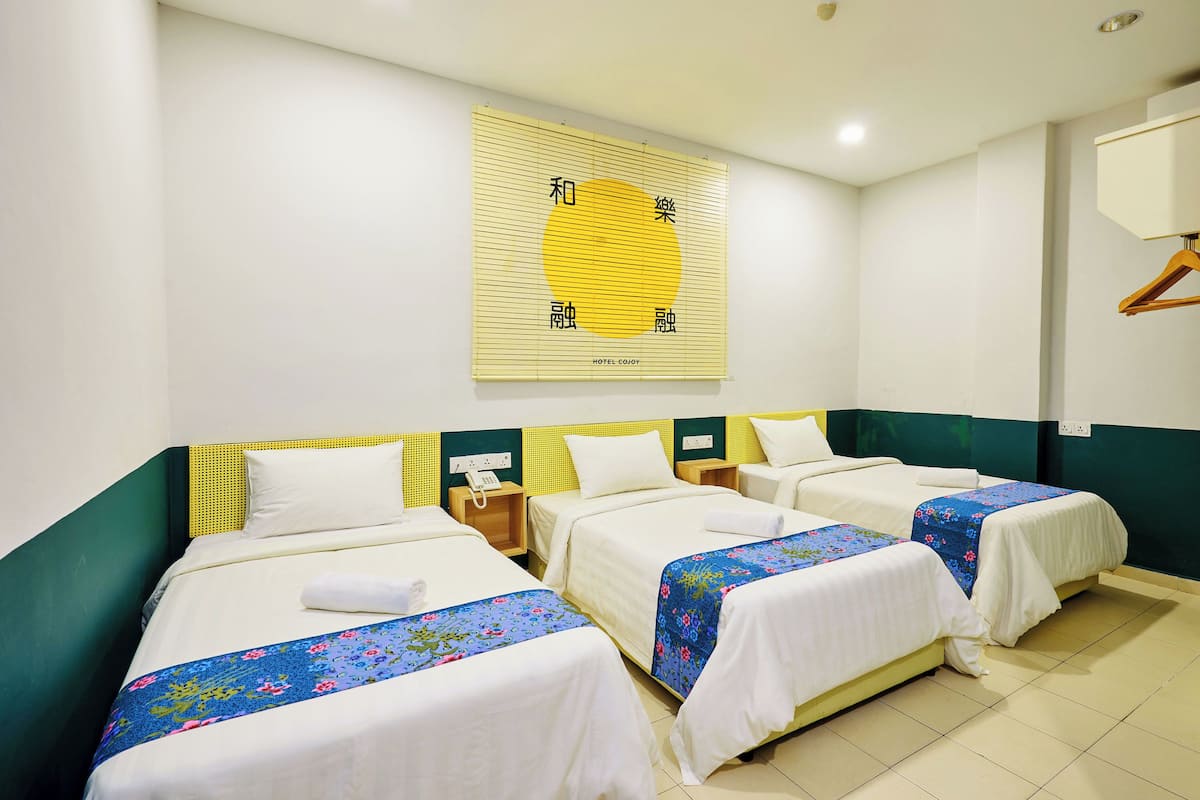 Standard Triple Single | 1 bedroom, desk, laptop workspace, iron/ironing board