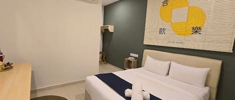 Quarto standard | Escrivaninha, espaço de trabalho para notebook