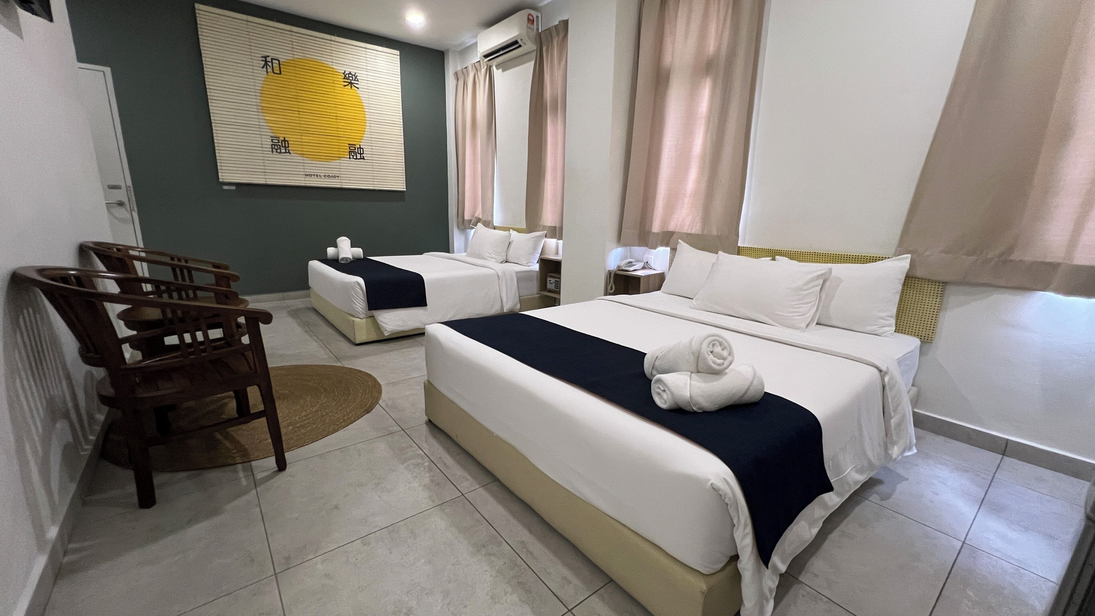 Superior Queen Suite | Desk, laptop workspace, iron/ironing board (on request), free WiFi