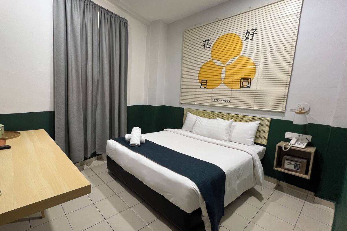 Standard Double Room | Desk, laptop workspace, iron/ironing board (on request), free WiFi