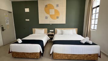 Deluxe Triple Room | Desk, laptop workspace, iron/ironing board (on request), free WiFi