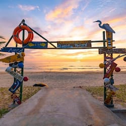 Private beach, white sand, beach bar
