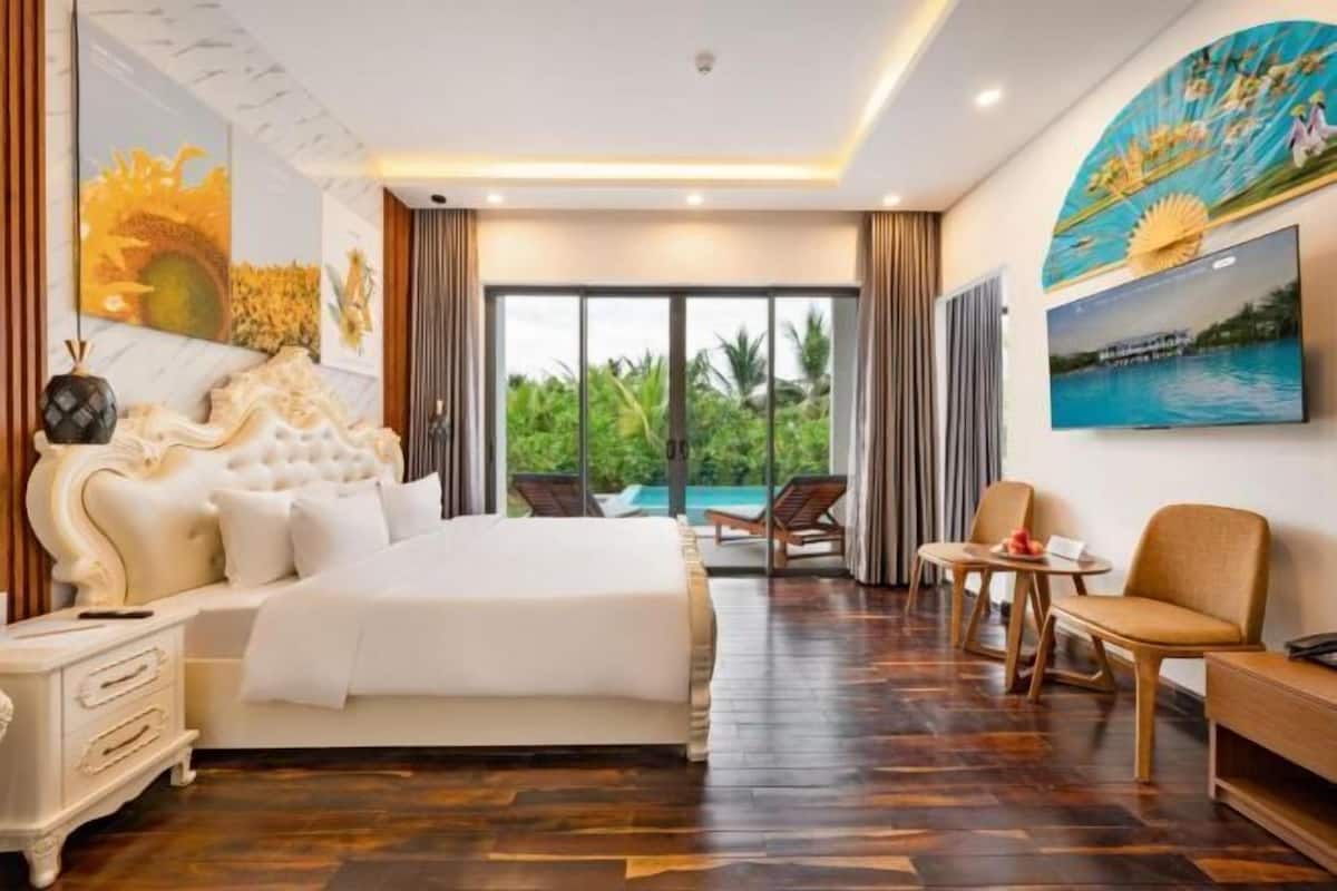 3 bedrooms, premium bedding, minibar, in-room safe
