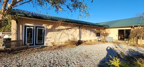 Exterior - Guest Suite in Cowan with private entrance: 10 min to University of the South (Cowan)