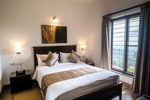 Dobbeltrom – premium, dalutsikt | Lydisolert, strykejern/-brett og wi-fi (inkludert)