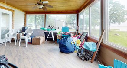 Rural & unique waterfront home on Lake Limestone w/ dock, waterslide & sunroom