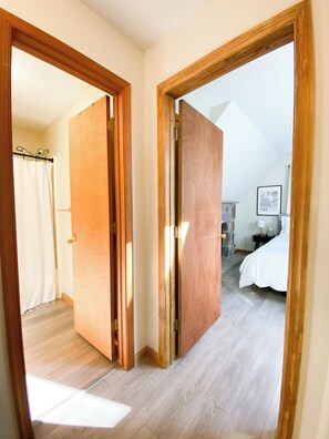 3 chambres, fer et planche Ă repasser, Wi-Fi, draps fournis