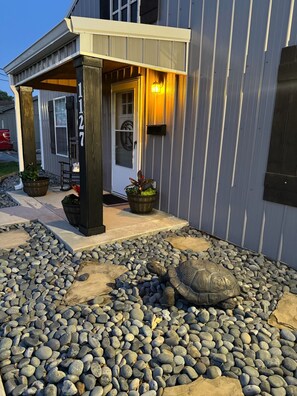 Exterior detail - 5 min to water, everything new, spacious barndo in Port Neches!   (Port Neches)