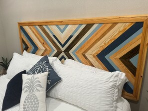 Room - 5 min to water, everything new, spacious barndo in Port Neches!   (Port Neches)