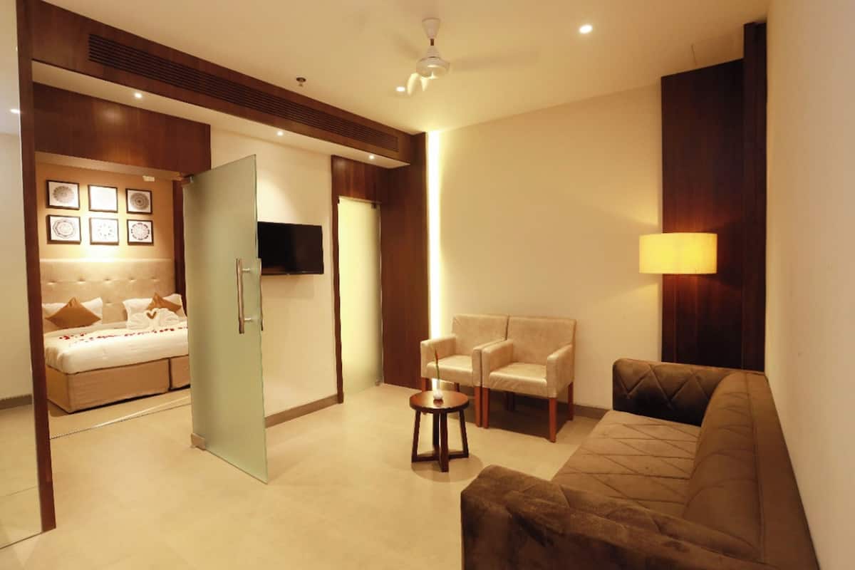 In-room safe, soundproofing, free WiFi