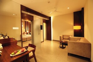 In-room safe, soundproofing, free WiFi