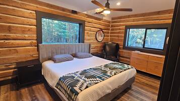 3 bedrooms, desk, travel cot, free WiFi