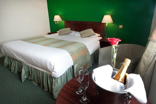 Standard Double Room | Iron/ironing board (on request), WiFi (free), bed sheets