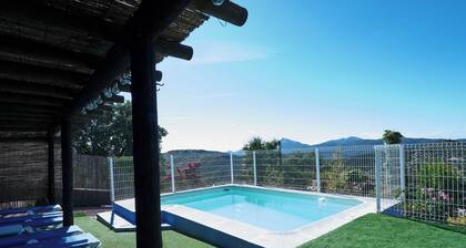 Holiday Home 'La Sierrezuela' with Mountain View, Private Pool and Wi-Fi