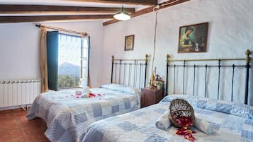 6 camere, ferro/asse da stiro, Wi-Fi gratuito, lenzuola