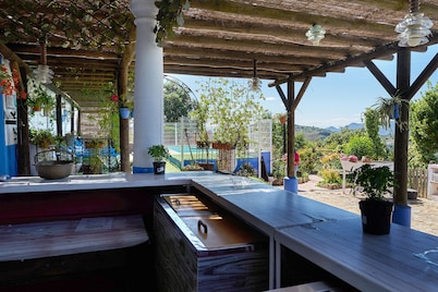 Holiday Home 'La Sierrezuela' with Mountain View, Private Pool and Wi-Fi